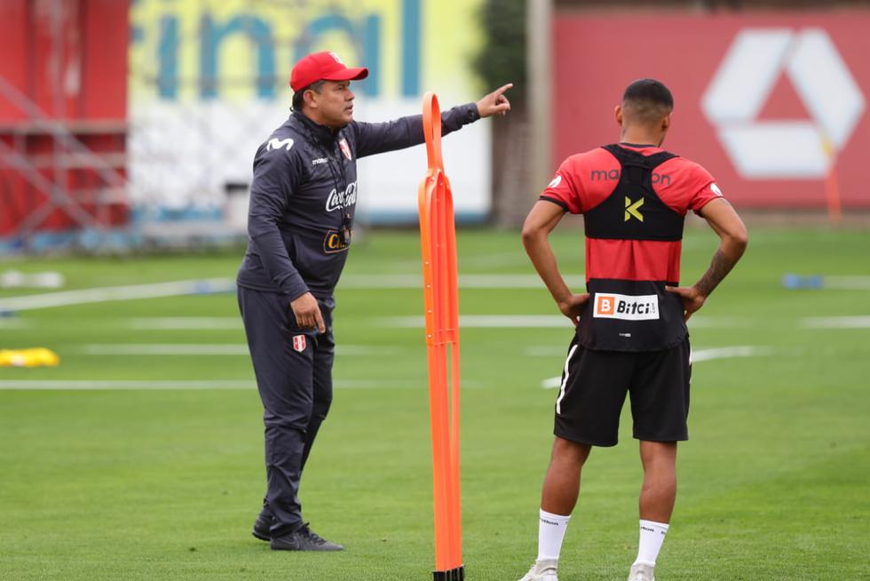 Reynoso realizó su primer entrenamiento como técnico de la selección nacional. (Foto: Jesús Saucedo@photo.gec)