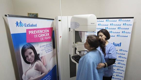 Mientras más precoz sea el diagnóstico de cáncer de mama, habrá más posibilidades de hacer una cirugía de conservación. (Essalud)