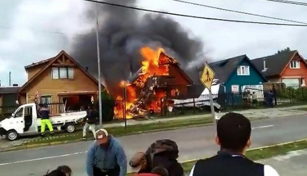 Chile: Al menos seis personas murieron tras caer avioneta sobre una vivienda. (Foto: Twitter - @tuiterosismico)