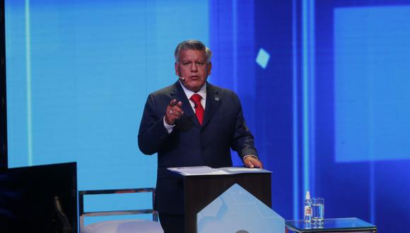 César Acuña dijo sentirse "contento" con su participación en el Debate Presidencial organizado por el JNE. (Foto: GEC)