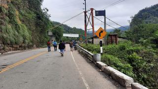 Cocaleros de Puno cierran carretera exigiendo detener erradicación