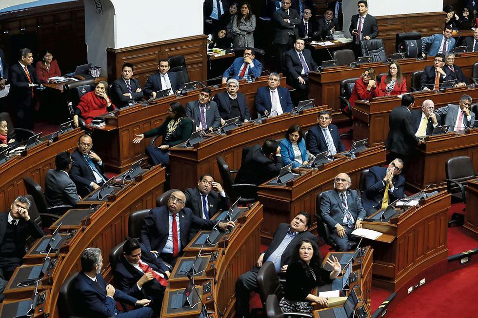 El fujimorismo empezó en 2016 con 73 parlamentarios, pero hoy tiene 54. (GEC)