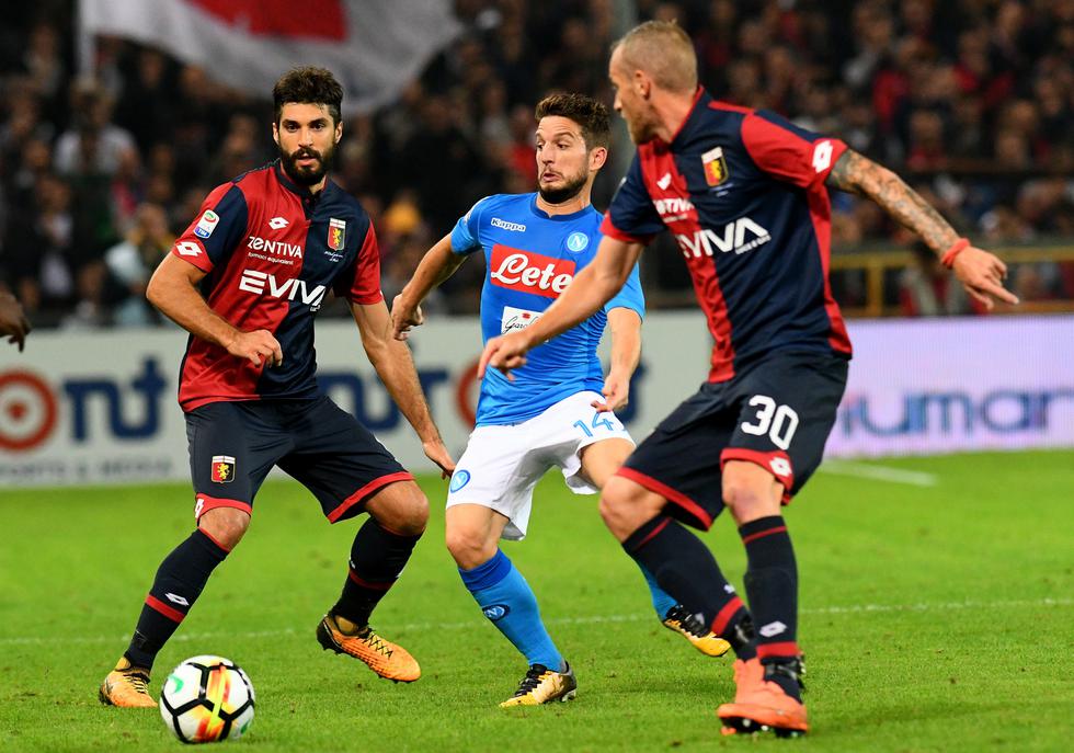 Un triunfo de los dirigidos por Maurizio Sarri descontaría a dos puntos la diferencia de Napoli con el líder: Juventus. (AFP)