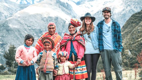 Maria Fe Gamarra, ganadora por Qhispikay, que fomenta el turismo vivencial, conectando al viajero con la cultura andina.