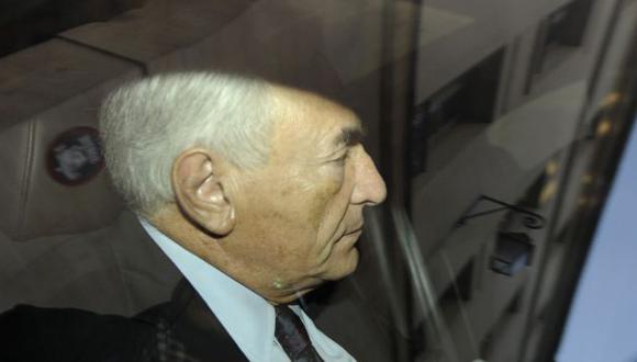 Dominique Strauss-Kahn salió en libertad tras pagar 100 mil euros. (Reuters)
