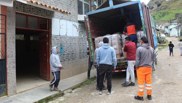 Durante la supervisión se verificó que la empresa está realizando la entrega de cajas de agua a las comunidades de San Miguel, Santa Rosa de Pitic y Fundo Lloclla.