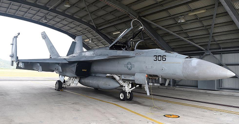 Un piloto y un operario de armas de la Armada de Estados Unidos murieron al estrellarse el caza F/A-18 Super Hornet en el que volaban al intentar aterrizar en una base militar de Florida. (Getty)