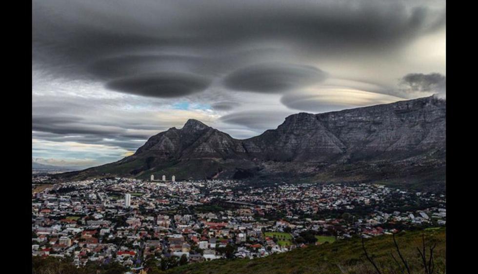 Sudáfrica: Estas 'nubes ovni' son reales y sorprendieron a los habitantes de Ciudad del Cabo. (Instagram)