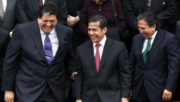 Foro sirvió para que el presidente Humala y los exmandatarios conversaran y hasta se gastaran bromas. (Rafael Cornejo)