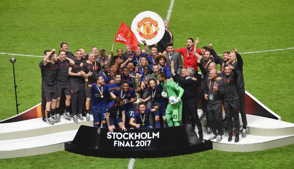 Manchester United, tras vencer 2-0 al Ajax, se coronó en la Europa League y clasificó a la próxima Champions. (AFP)