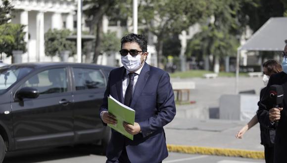 Pedro Vaca acudió a Palacio de Gobierno y luego al Congreso este jueves. (Foto: GEC)