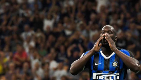 La victoria del Inter sobre el Cagliari se vio empañada por algunos desatinados aficionados del conjunto isleño que compararon a Lukau con un primate por su color de piel. (Foto: AFP)