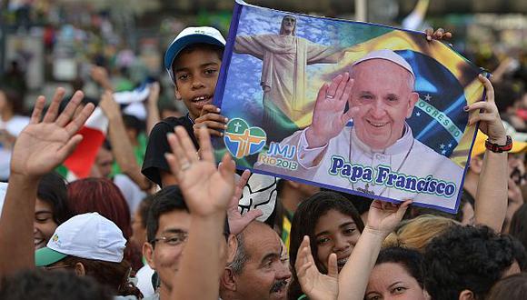 Una multitud esperaba al Papa en Río de Janeiro. (AFP)