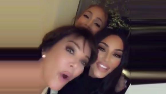 Jennifer Lopez, Kris Jenner y Kim Kardashian posan juntas en el video. (Foto: Captura de Instagram)