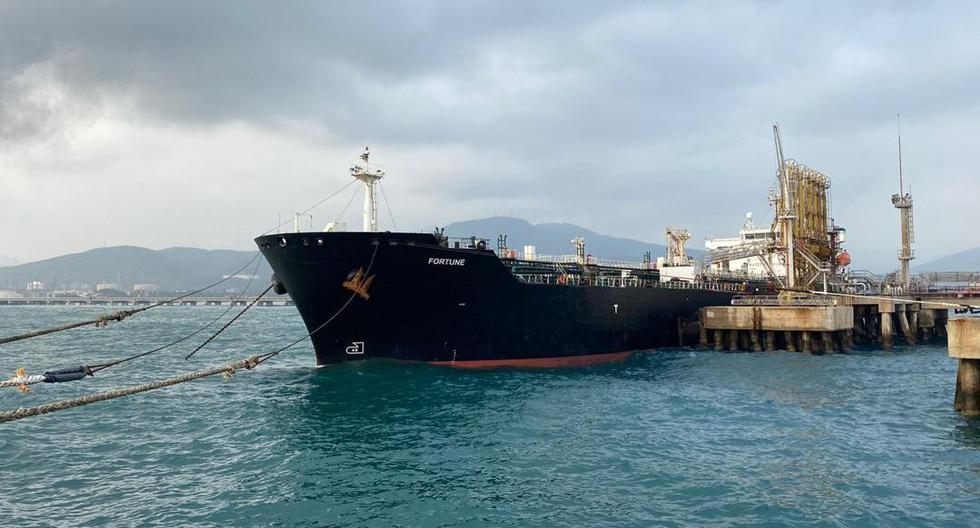 Imagen referencial. El petrolero de bandera iraní Fortune atracado en la refinería El Palito luego de su llegada a Puerto Cabello, en el estado norteño de Carabobo, Venezuela, el 25 de mayo del 2020. (Foto: AFP).