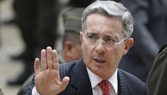 Álvaro Uribe denuncia amenazas de FARC a candidatos de su partido. (AP)