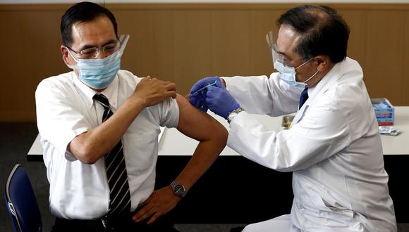 Japón se ha marcado como objetivo vacunar a la población del país, unos 126 millones de personas, en un año. (Foto: EFE/EPA/BEHROUZ MEHRI / POOL)