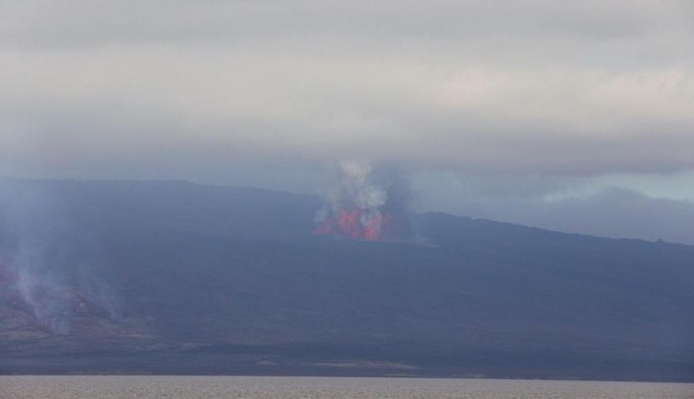 Un sismo de magnitud 5,4 y una anomalía térmica se registraron en el volcán Sierra Negra, en el archipiélago de Galápagos, en Ecuador. (Foto: @tgranizo)