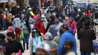 Personas se aglomeran en mercados a un día de inmovilización social obligatoria dominical [FOTOS]