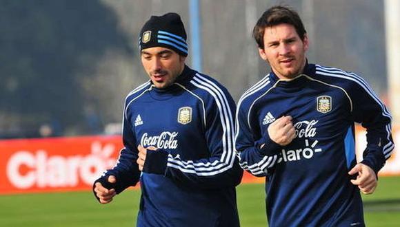 LO ENGRÍEN. DT de Argentina probó a Messi como enlace. (Internet)