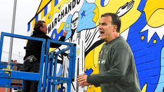 Marcelo Bielsa: Hinchas de Leeds United lo pintan como ‘Cristo Redentor’ | FOTOS