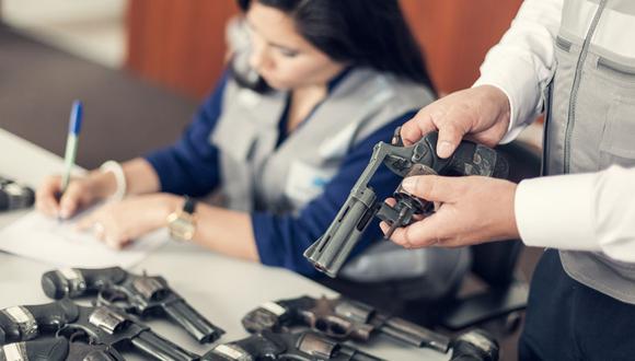 Más de dos mil armas con licencias canceladas han sido internadas. (Foto: Mininter)