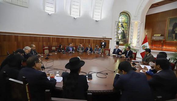 Seis bancadas se reunieron con el presidente Vizcarra en Palacio por adelanto de elecciones. Foto: Presidencia de la República