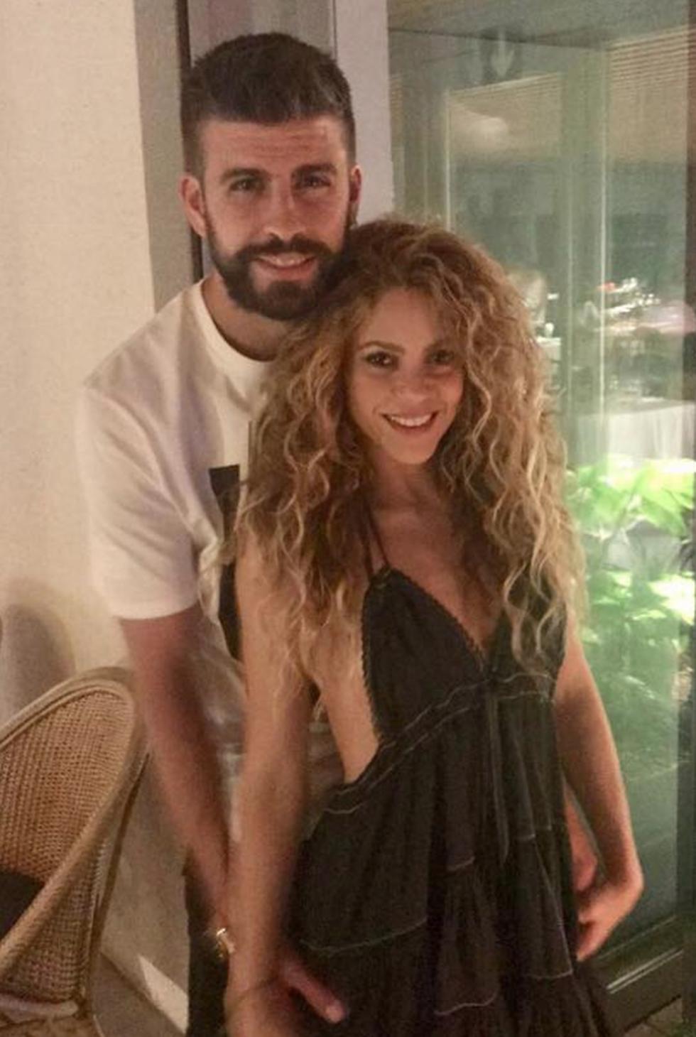 maleta Sucio Clan Shakira es criticada en las redes sociales por no usar ropa interior  [FOTOS] | ESPECTACULOS | PERU21