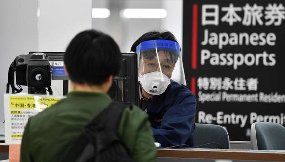 El paciente es el segundo caso de la variante ómicron detectado en Japón, después de identificar la nueva variante en un viajero procedente de Namibia. (Foto: AFP)