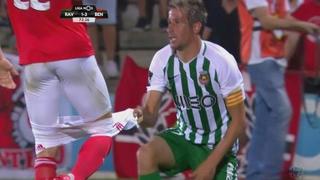 Fabio Coentrao bajó el short a futbolista del Benfica en pleno partido de la liga [VIDEO]