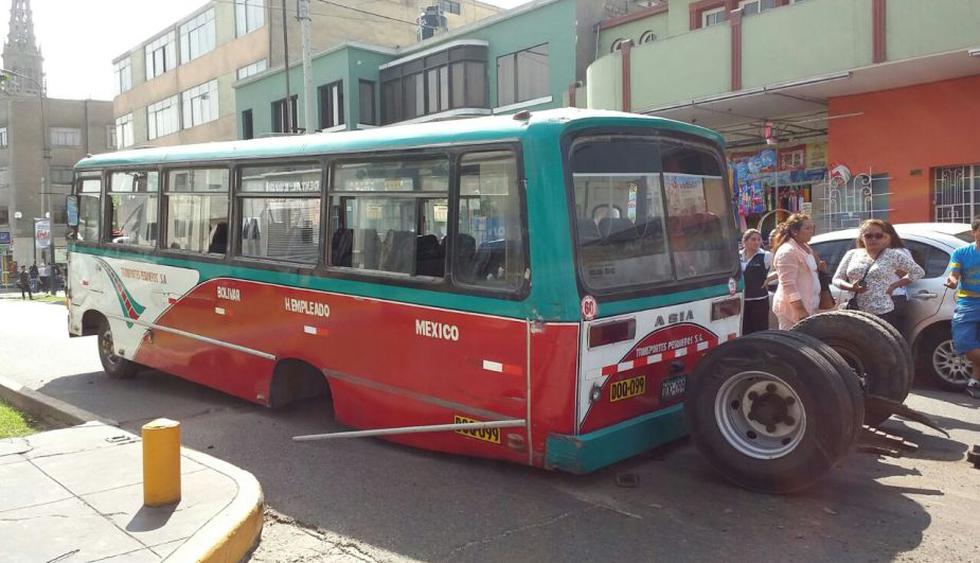 Así quedó el bus de la empresa Transporte Pesqueros. (WhatsApp21)