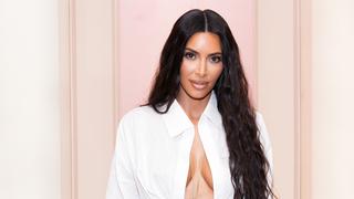 Kim Kardashian critica a Kourtney Kardashian por su viaje a Japón