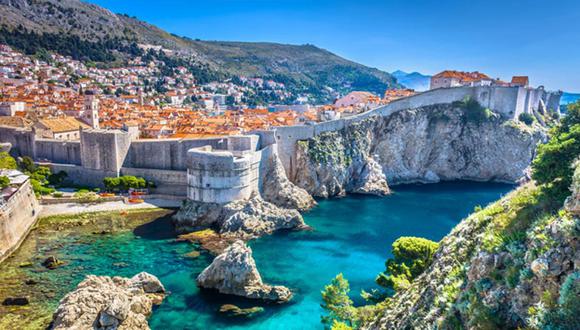 Dubrovnik, Croacia - Se ha convertido en uno de los destinos favoritos para los fanáticos de la serie 'Game of Thrones' ya que fue utilizada como uno de los principales ambientes para la serie. Debido al apogeo de turistas, Dubrovnik ha colapsado e incluso sus autoridades están viendo la posibilidad de limitar el número de turistas.
