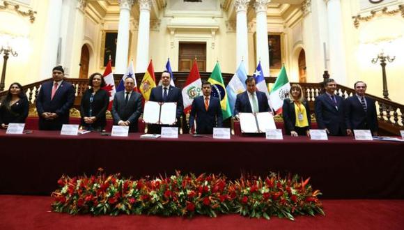 Parlamentarios reunidos en el Congreso del Perú. (Twitter del Congreso)