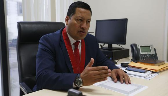 El fiscal Omar Tello indicó que el Ministerio Público no descarta la medida de prisión preventiva para los investigados en este caso. (Foto: GEC)