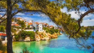 No solo Santorini y Creta: estas son las otras islas griegas que deberías visitar en tu viaje a Europa