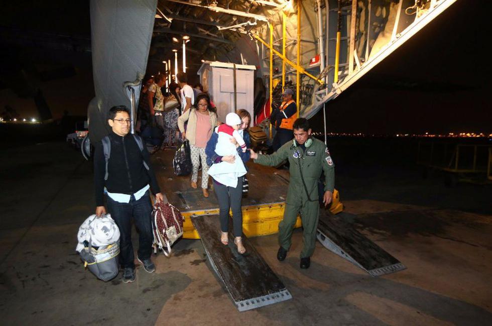 Peruanos procedentes de Puerto Rico ya se encuentran en Lima. (Ministerio de Defensa)