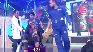 Macarena Vélez sale del set de 'EEG' en silla de ruedas y con balón de oxígeno [VIDEO]