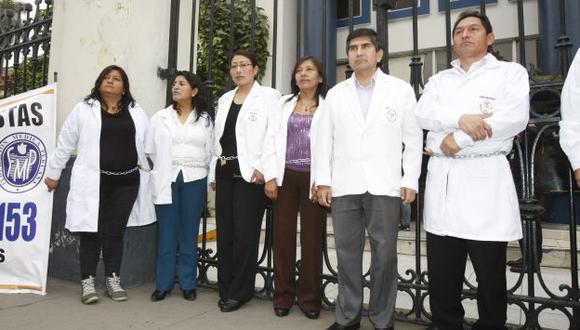 &quot;La medida será acatada por unos 20 mil médicos nombrados y 7,000 mil residentes&quot;, dijo el doctor Godofredo Chávez. (USI)