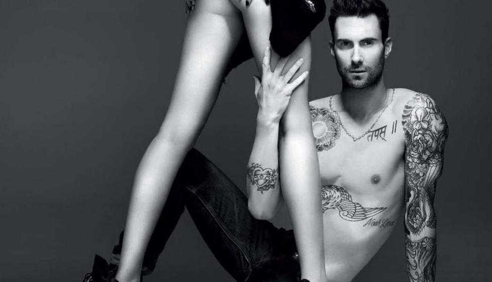 ADAM LEVINE. El líder de Maroon 5 tampoco se salvó. La revista Vogue le desapareció medio torso. (Vogue)