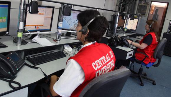 Llamadas falsas dificultan la labor del Cuerpo General de Bomberos Voluntarios del Perú. (Andina)