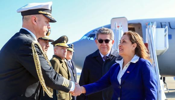 Dina Boluarte arribando a Washington para participar en Cumbre Inaugural de Líderes de la APEP (Foto: Presidencia)