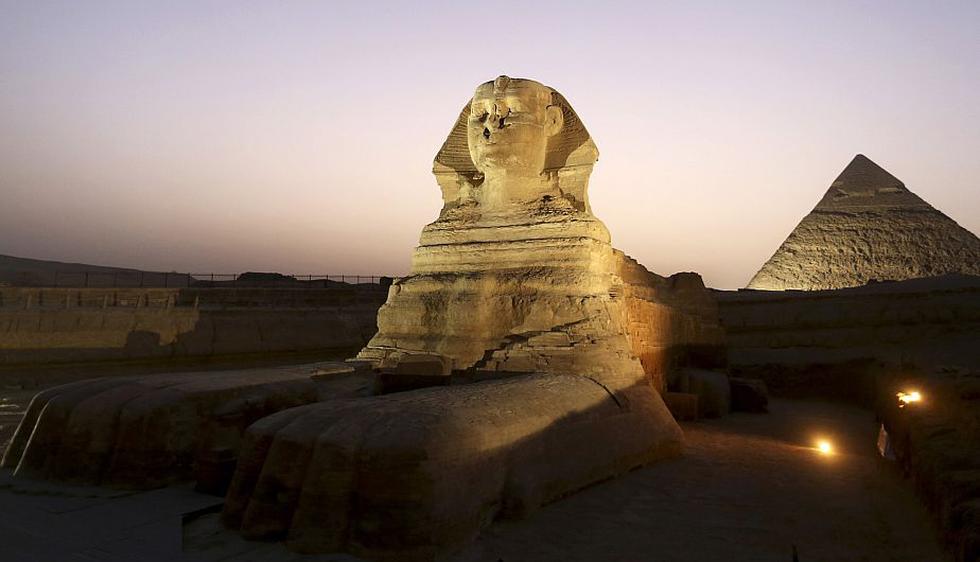 La Esfinge y la pirámide de Micerino vuelve a recibir a turistas. (Reuters)