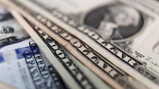 Dólar borra ganancias al cierre y anota leve alza tras aprobarse paquete económico de EE.UU.