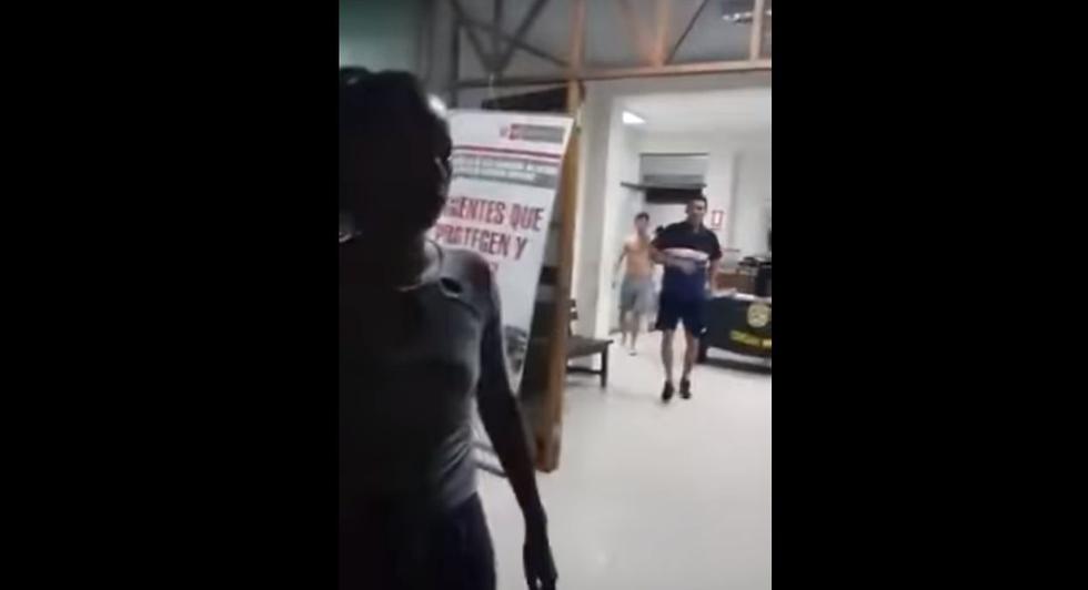 Detenidos y policías vivieron momentos de tensión en la comisaría de Yurimaguas. (Youtube)