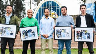 Sporting Cristal: Roberto Mosquera y los miembros de su comando técnico recibieron un bonito recuerdo