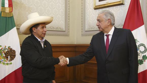 Presidente Pedro Castillo en saludo con el mandatario mexicano, Manuel López Obrador. (Foto: Andina)