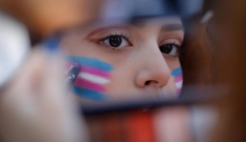 México ha avanzado en el reconocimiento legal de las personas trans e incluso hay tres entidades que permiten a menores de edad rectificar su género en documentos oficiales: Ciudad de México, Jalisco y Oaxaca. (Foto: EFE/ Francisco Guasco)