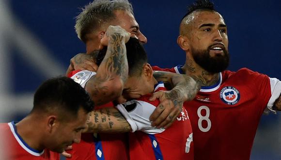 La selección chilena juega de visita ante Brasil, un duelo de vida o muerte para La Roja que debe ganar sí o sí para no quedar fuera del Mundial.