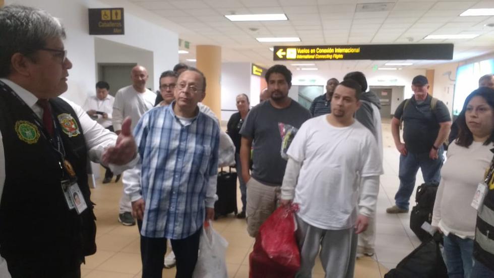 Nueve peruanos fueron deportados de EE.UU. tras haber cumplido